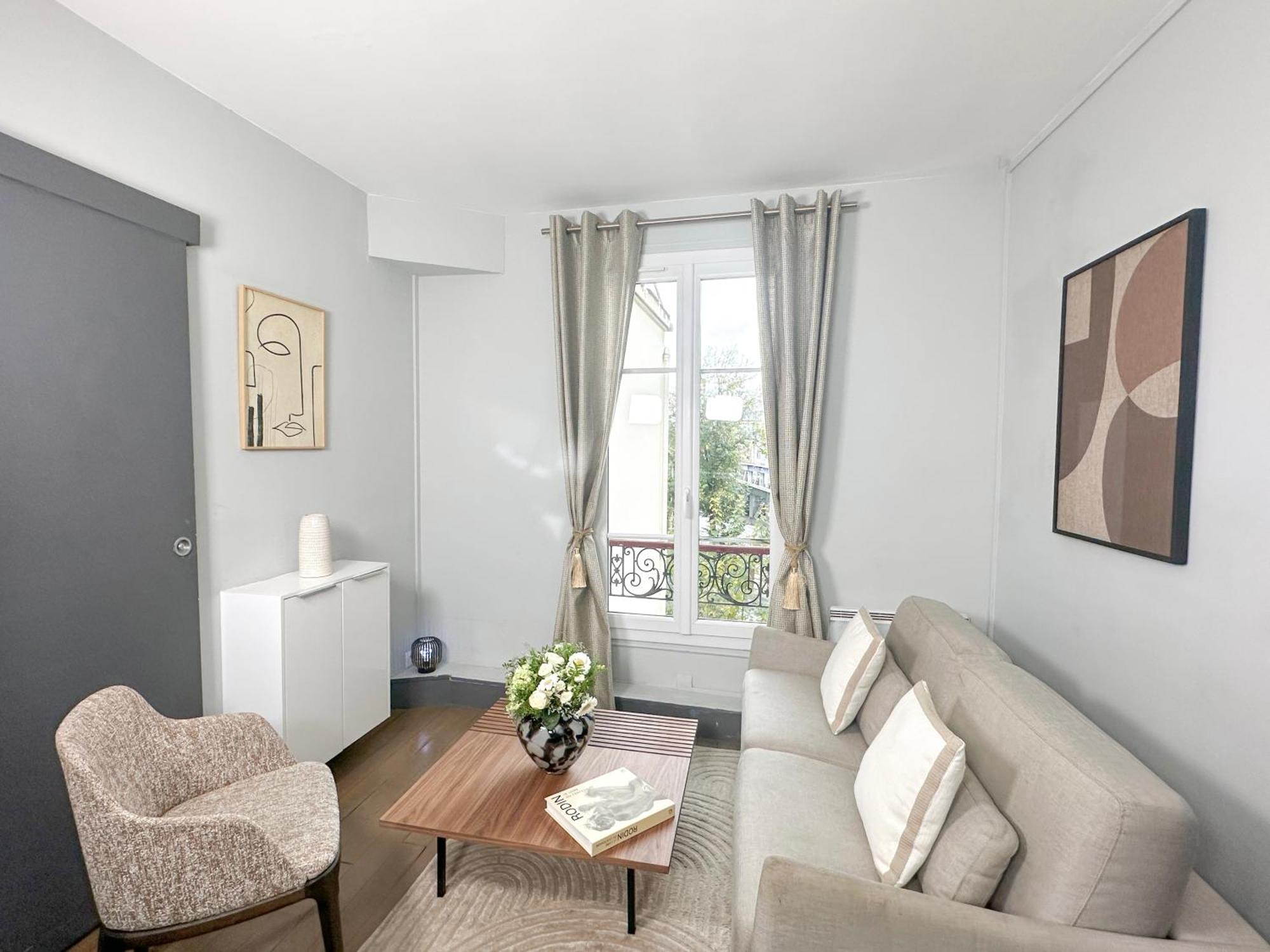 Stunning Apartment Near Eiffel Tower Париж Экстерьер фото